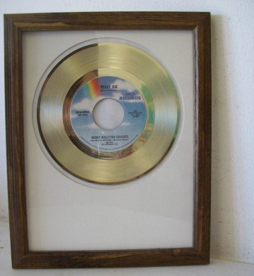 88efe9b25067fb6c766fb8ee26ebd582 0