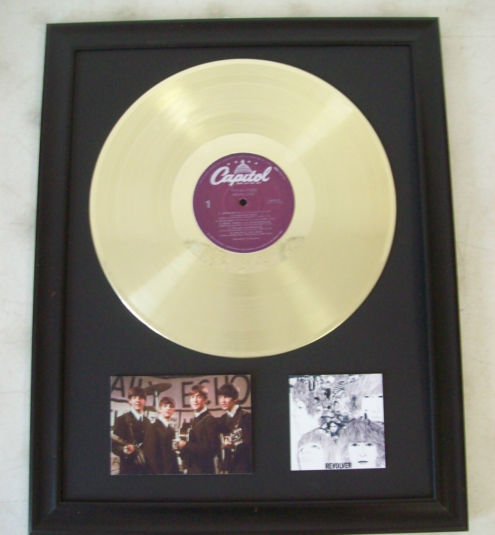 Gouden plaat LP The Beatles Revolver