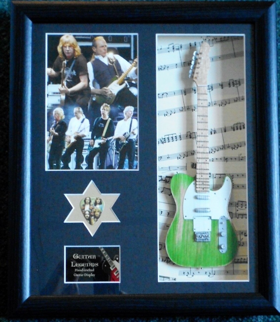 Status Quo Francis Rossi miniatuur gitaar