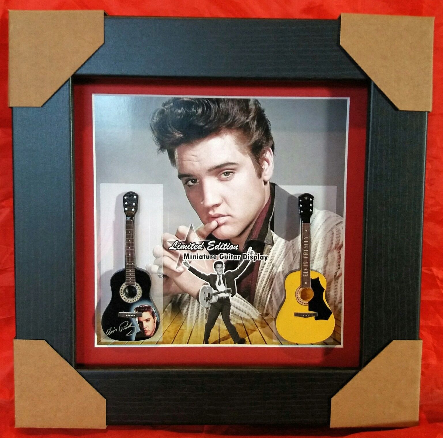 2 x gitaar Elvis miniatuur in lijst